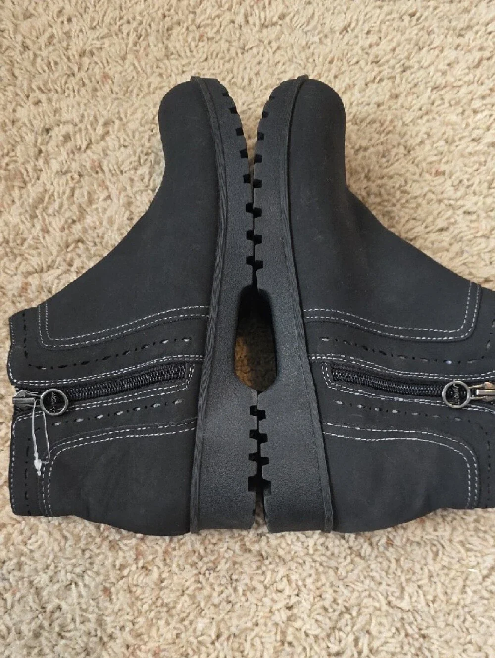 JSport Classic Black Side-Zip Ankle Booties Size 9
